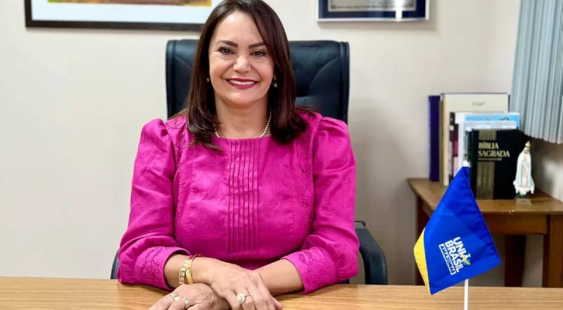 Dança das cadeiras: ‘vai e volta’ de Professora Jacqueline na CMM e ALEAM expõe desorganização no União Brasil