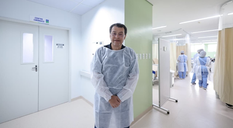 Eduardo Braga visita Hospital do Sangue, viabilizado com emendas de sua articulação e hoje referência no Norte do país