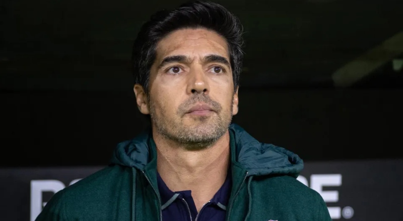 Abel lamenta empate do Palmeiras com Junior e alfineta Conmebol após pênalti com auxílio do VAR