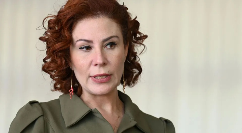 Defesa de Zambelli recorre de decisão que autorizou extradição ao Brasil