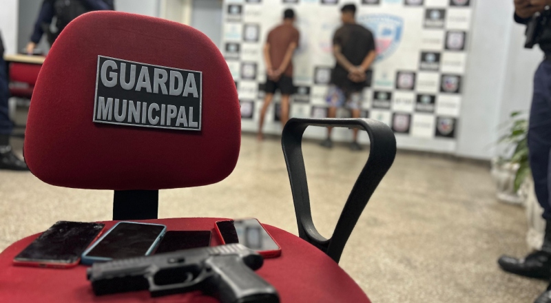 Dupla é presa fazendo arrastões na Zona Leste de Manaus; veja vídeo