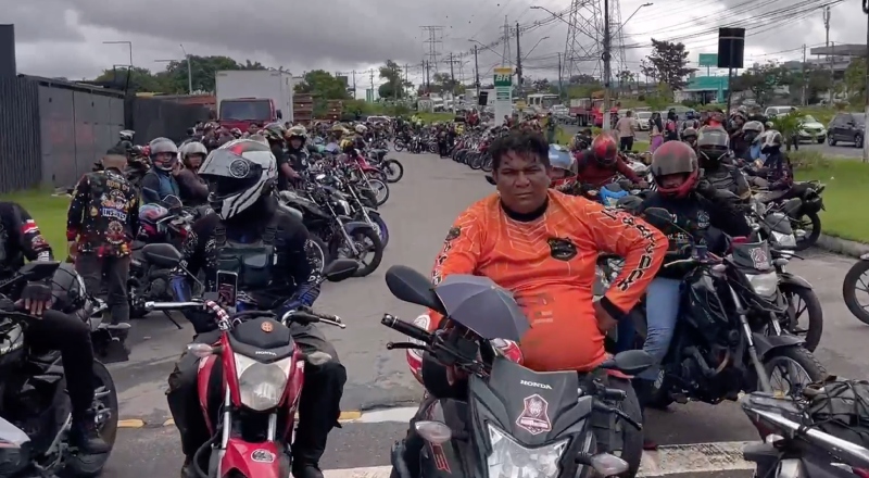 “Tudo parado!”: motociclistas de aplicativo fazem protesto em Manaus contra o PL 152/2025; veja vídeo