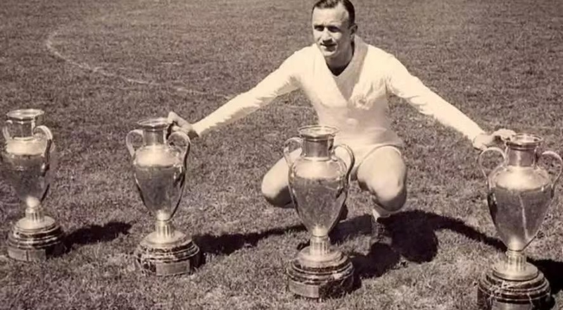 Ídolo do Real Madrid e tetracampeão europeu, Santamaría morre aos 96 anos