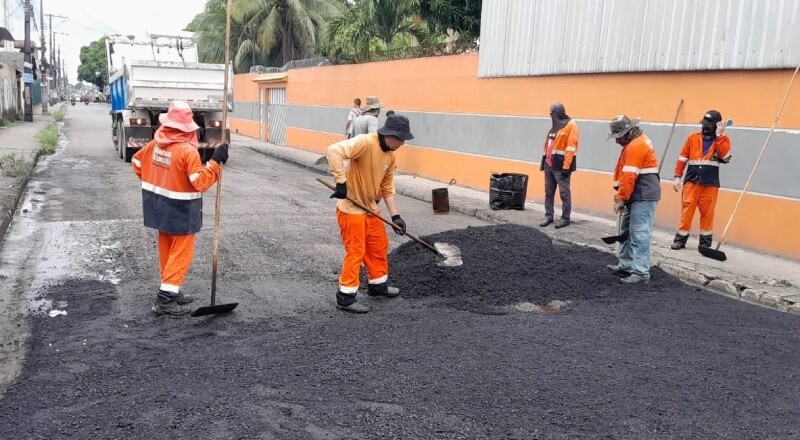 Prefeitura de Manaus intensifica recuperação asfáltica no bairro Colônia Santo Antônio