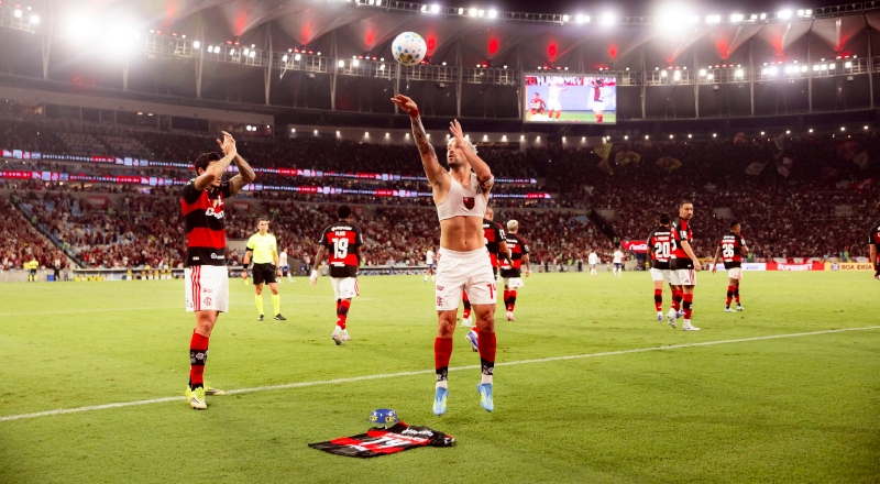 Flamengo vence Bahia, homenageia Oscar Schmidt e chega à vice-liderança