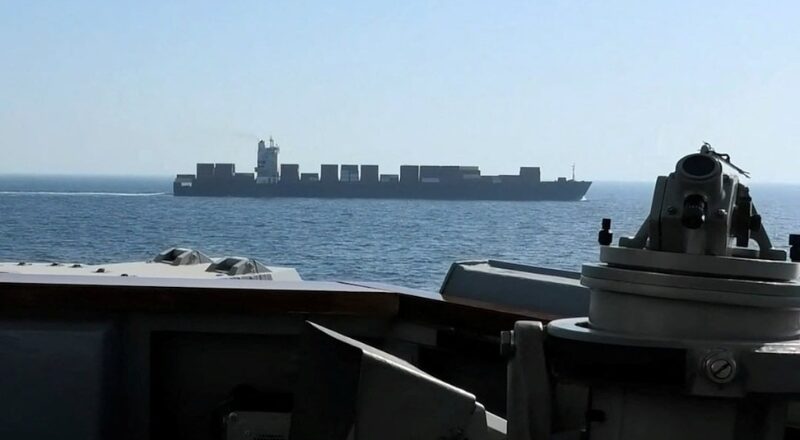 Tensões no Oriente Médio: Apreensão de navio iraniano pelos EUA coloca cessar-fogo em xeque