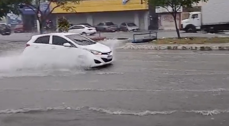 Defesa Civil emite alerta de chuvas para municípios no Amazonas nesta segunda-feira (20)