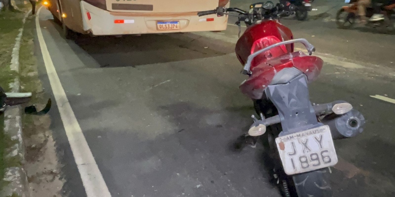 “Nasceu de novo”: jovem escapa de ser esmagado por ônibus no Coroado; veja vídeo