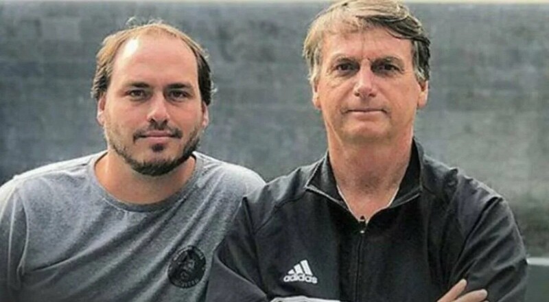 Carlos Bolsonaro afirma que pai espera autorização do “ministro médico Moraes” para nova cirurgia