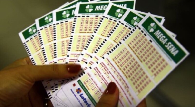 Mega-Sena pode pagar R$ 115 milhões no sorteio desta terça-feira (28)