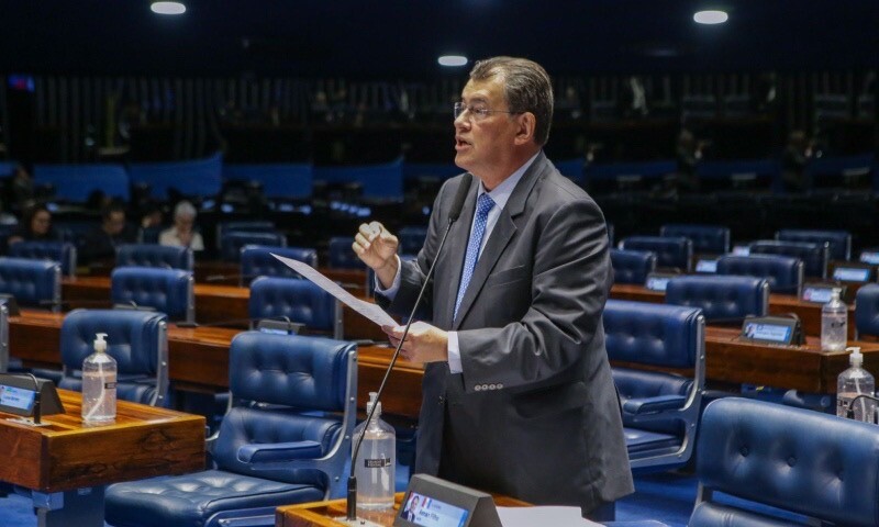 Após intensa defesa de Eduardo Braga, TRF1 derruba liminar e libera licitações da BR-319