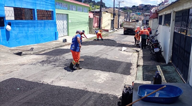 Prefeitura de Manaus intensifica recuperação asfáltica no bairro São José e garante melhoria no tráfego