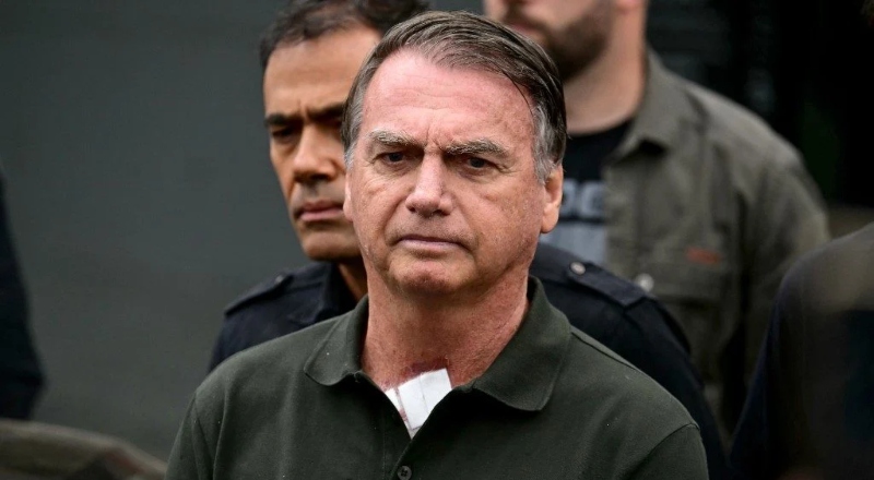 Cirurgia de Bolsonaro ocorre sem intercorrências, aponta boletim médico