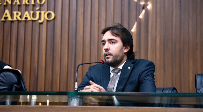 Lei de Thiago Abrahim prioriza fornecimento de carbonato de cálcio para gestantes vítimas de violência doméstica