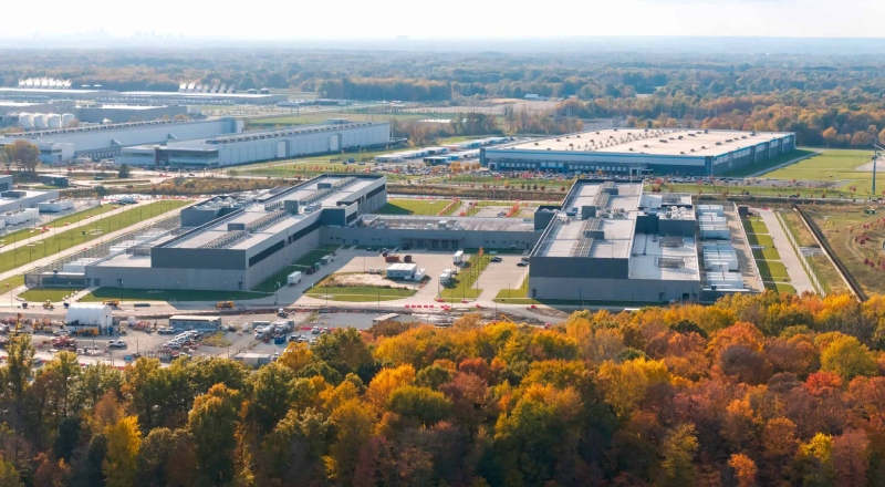 Flórida aprova lei para regular data centers de IA e barrar repasse de custos de energia