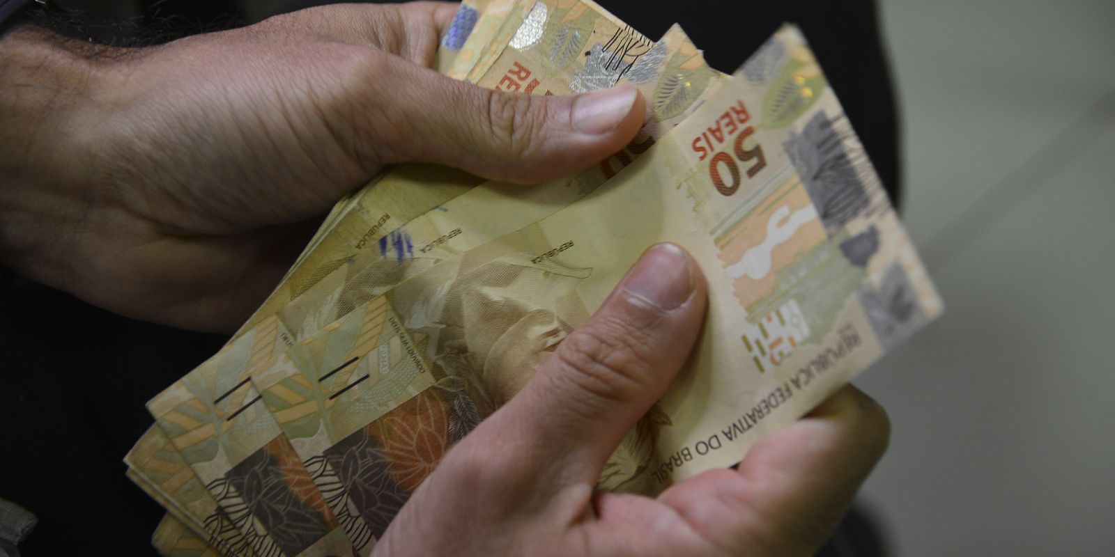 FGTS vai distribuir R$ 13 bilhões a trabalhadores; veja quem tem direito