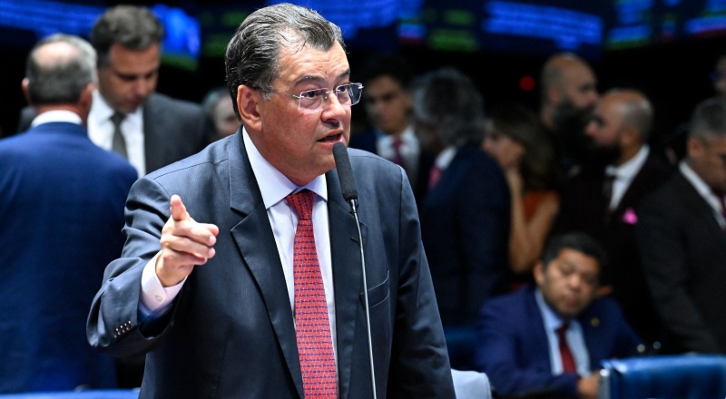 Eduardo Braga reage a vídeo com ataques à Zona Franca e defende trabalhadores do Amazonas