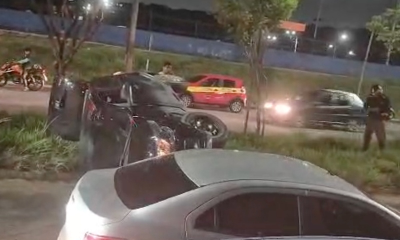 Urgente: grave acidente com capotamento é registrado no Santa Etelvina, em Manaus