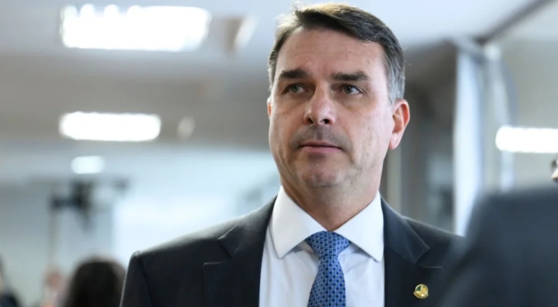 Campanha presidencial de Flávio Bolsonaro continua ativa e com agenda intensa, diz coordenador