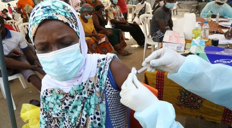 Surto de ebola em países africanos deixa pelo menos 131 mortos