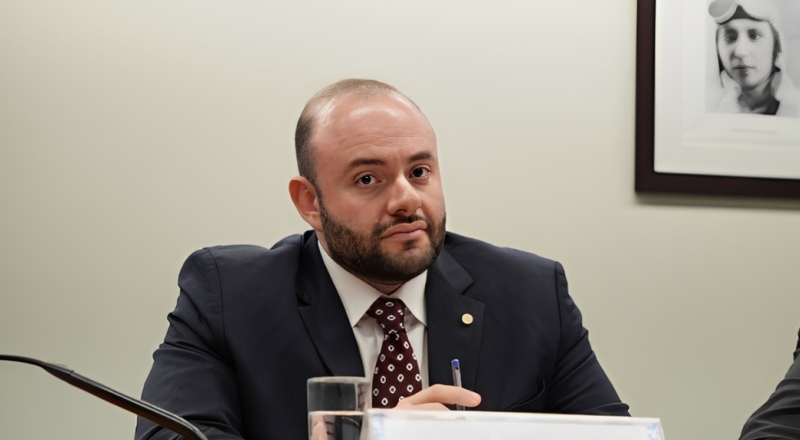 Deputado Fausto Jr. registra boletim após receber ameaças de morte contra ele e a família