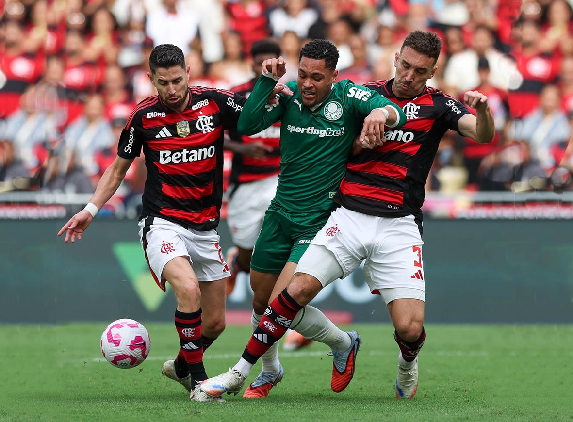 Flamengo e Palmeiras se enfrentam hoje em disputa no topo da tabela do campeonato brasileiro
