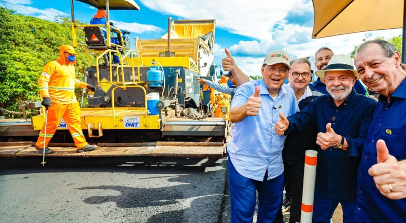 Eduardo Braga leva Lula à BR-319 e presidente garante avanço da rodovia com maior projeto ambiental já aplicado no mundo