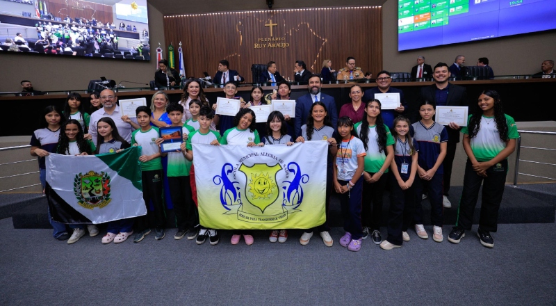 Dr. George Lins celebra ouro internacional de estudantes de Rio Preto da Eva na Aleam