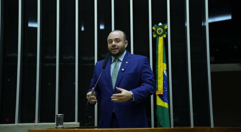 Deputado amazonense Fausto Jr. é coautor da PEC aprovada na Câmara que amplia imunidade tributária para igrejas