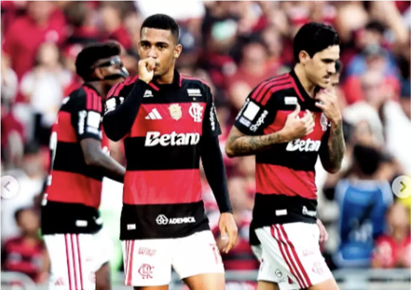 Pedro marca, Samuel Lino brilha e Flamengo bate o Coritiba por 3 a 0