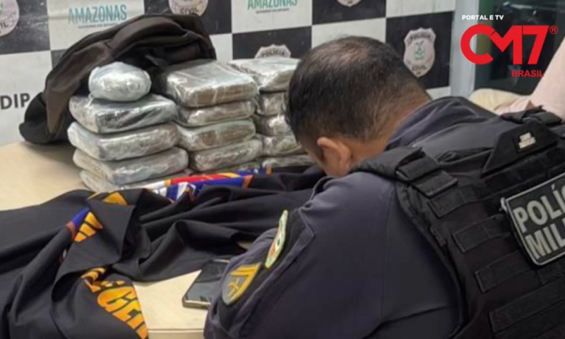 Jovem é preso com 15 quilos de drogas ao desembarcar de embarcação vinda de Coari; veja vídeo