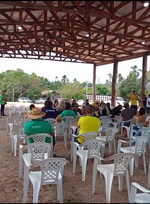 Cadê o povo? Evento de Maria do Carmo em Matupi coleciona cadeiras vazias e vira alvo de piadas