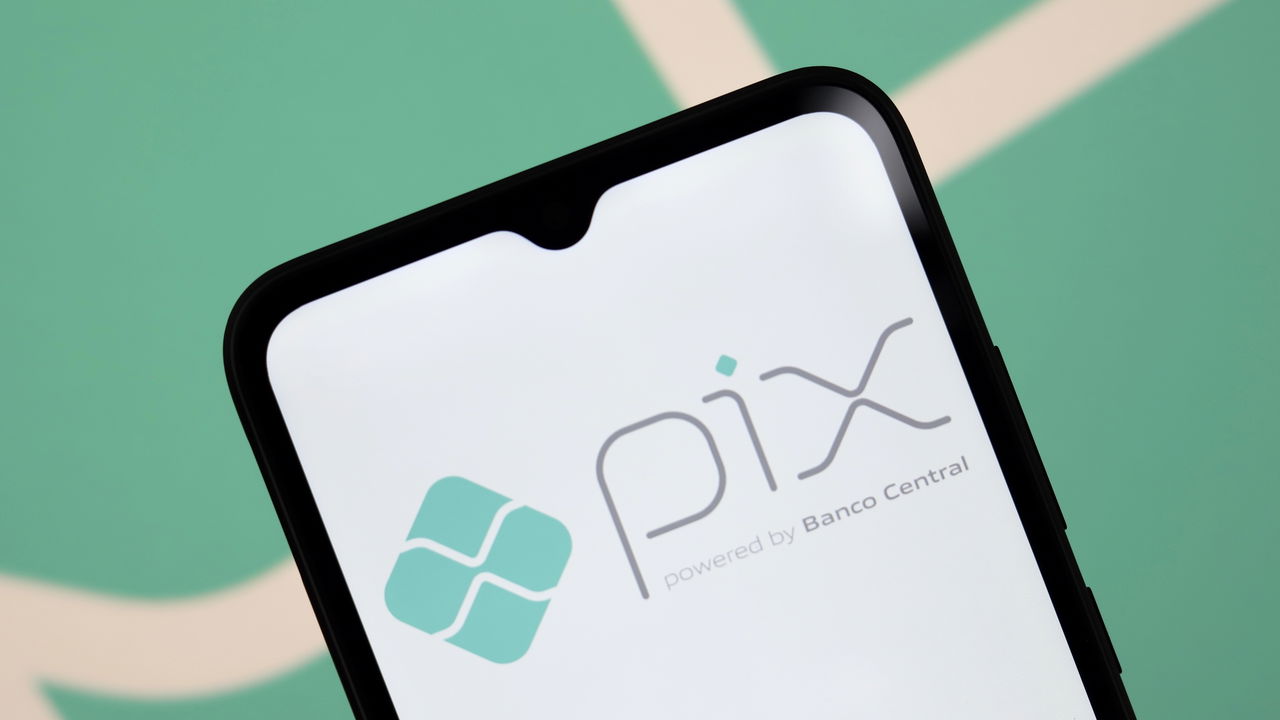 Cuidado com o “Pix errado”: fraude faz criminosos receberem o valor duas vezes; veja como eles atuam