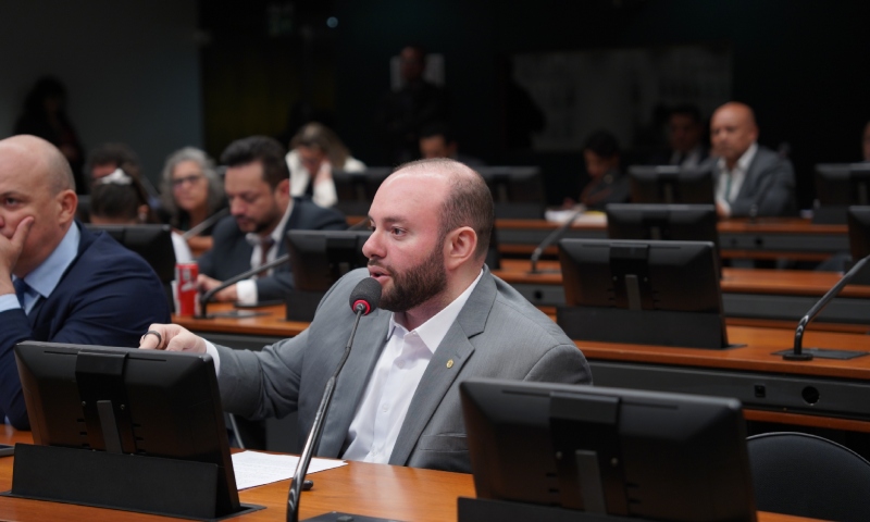 No Conselho de Ética, Fausto Jr. pede vista de processo e cobra presença de Erika Hilton para se explicar e se retratar perante mulheres