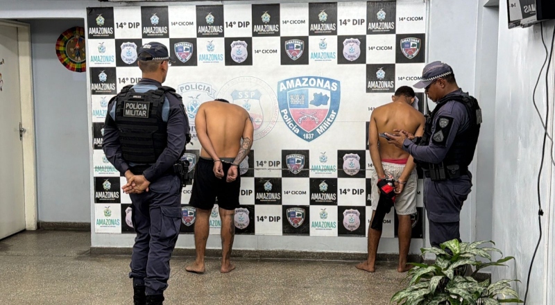 Dupla tenta fugir da PM e acaba presa com drogas na zona Leste de Manaus; veja vídeo