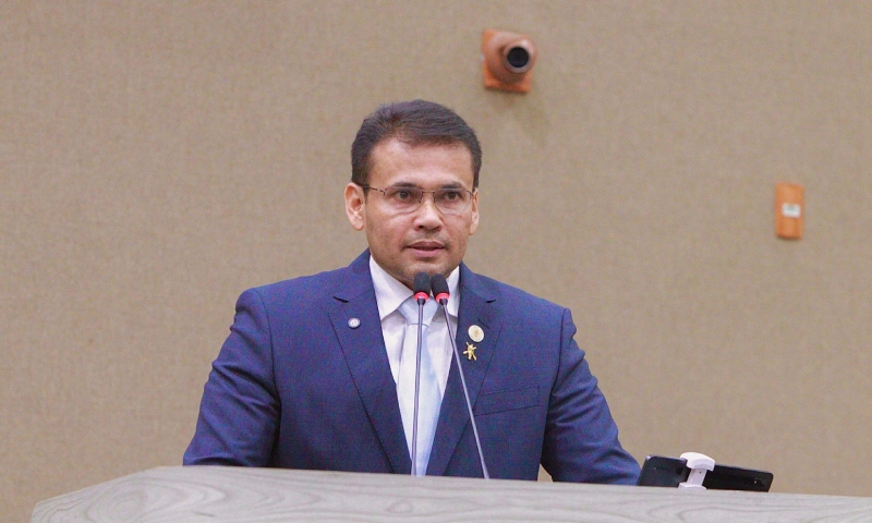 Coronel Rosses pratica misoginia durante sessão da CMM e é repreendido por presidente em exercício; veja vídeo