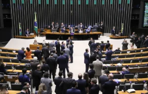 Governo retira urgência de projeto sobre escala 6x1 e impactos