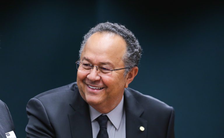 TCU vê indícios de superfaturamento em emenda de Silas Câmara e abre investigação no Amazonas
