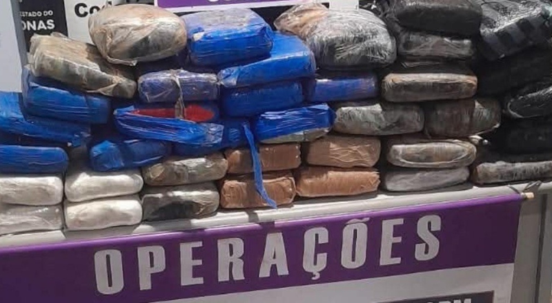 Polícia dá duro golpe no tráfico e apreende drogas, dinheiro e veículo em três cidades