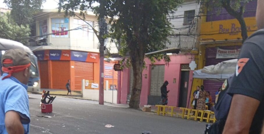 Urgente: motorista foge após atropelar e matar vendedor de salgado no Centro de Manaus; imagens fortes