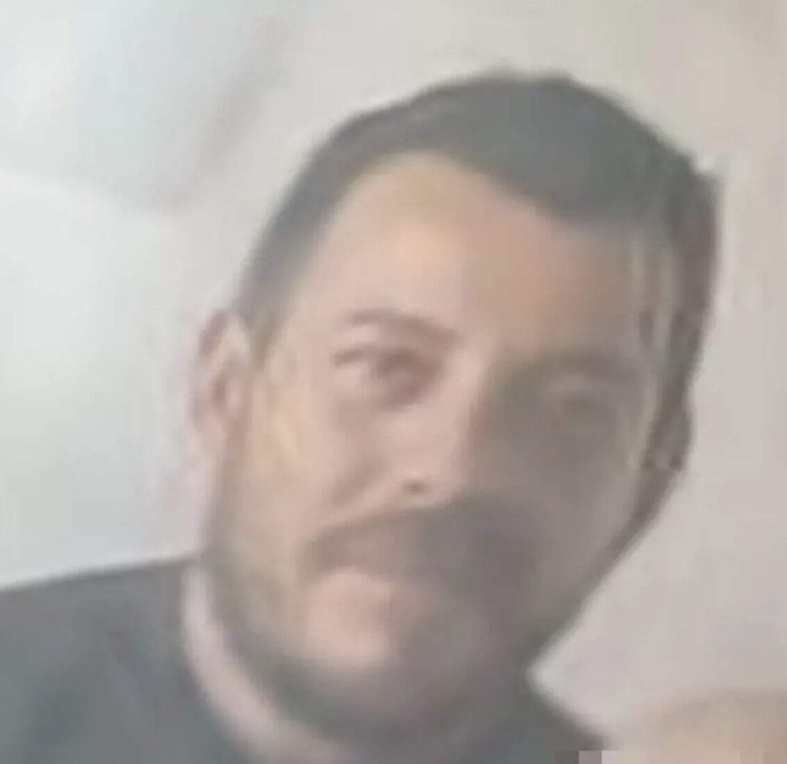 Saiba quem é o homem preso após usar imagem de IA para pedir doações para falsa filha com câncer
