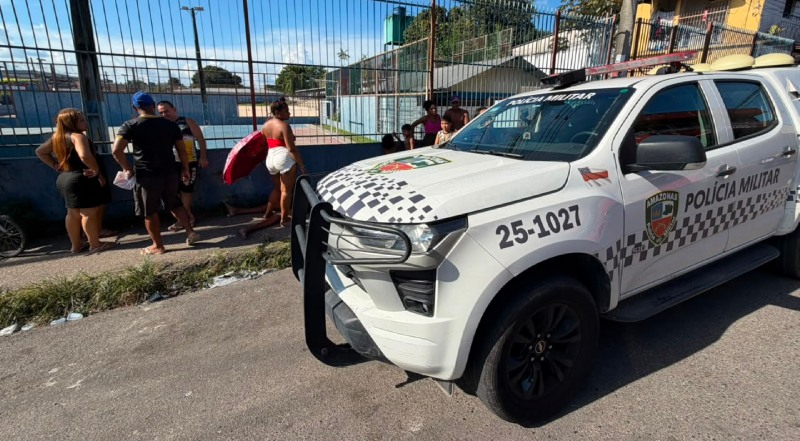 Ladrão de fio se finge de morto após ser capturado por moradores do bairro São José; veja vídeo
