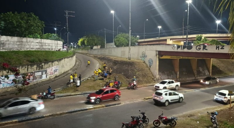 Urgente: motociclista perde o controle e sofre acidente na estrada dos Franceses em Manaus; veja vídeo