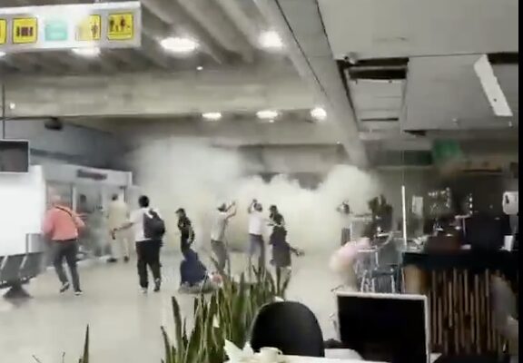 Vídeos mostram destruição e pânico em aeroporto após terremotos na Venezuela