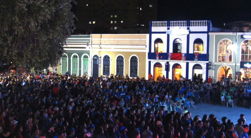 Torcedores de Caprichoso e Garantido poderão acompanhar festival no Centro de Manaus