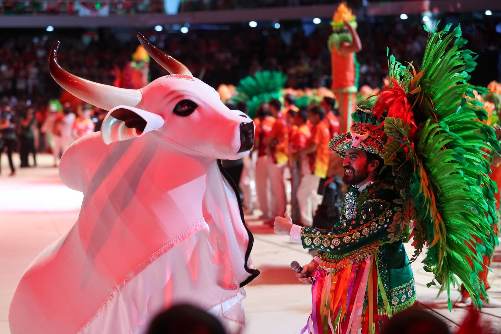 Festival de Parintins 2026: Boi Garantido encerra primeira noite com espetáculo sobre união dos povos, crenças e tradições