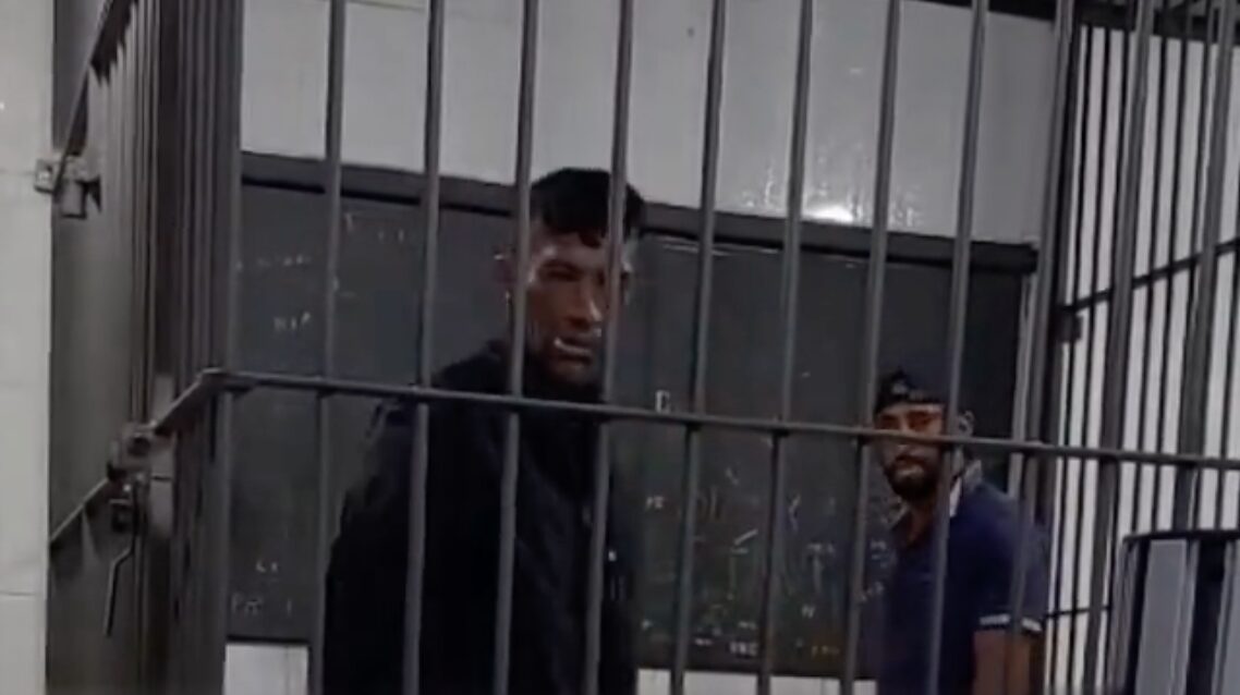 “Quem é tu na fila do pão?”: presos trocam socos e quase transformam cela em octógono do UFC em delegacia; veja vídeo