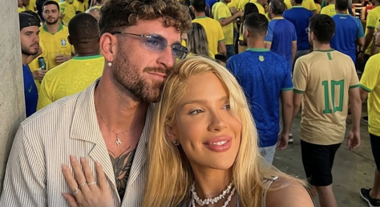 ROMANCE: Karoline e Léo Pereira trocam carinho nas arquibancadas após Brasil x Japão; veja vídeo