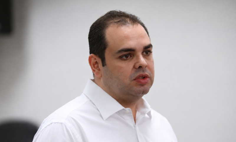 Roberto Cidade é denunciado ao MPAM por manter contratos milionários do Governo do AM com familiares, revela vereador