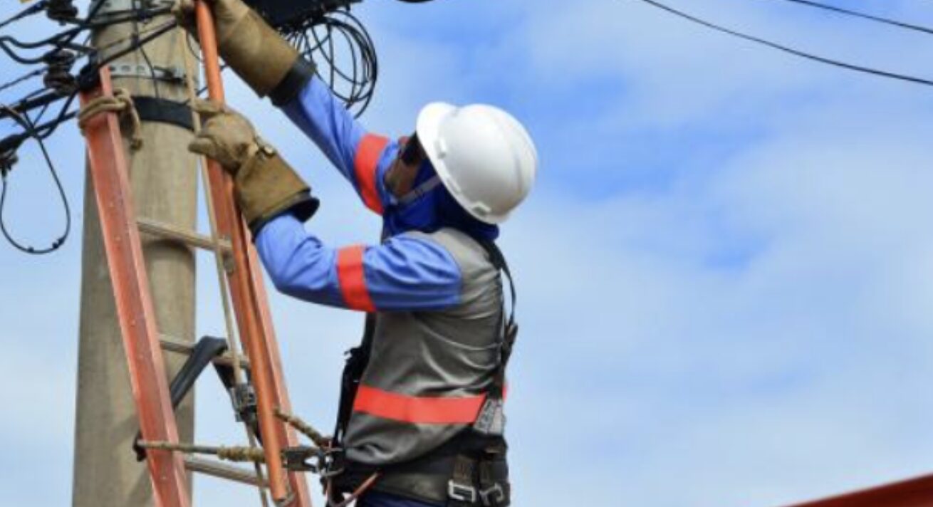 Vai faltar energia? Manutenção programada atinge bairros de Manaus nesta sexta-feira; veja lista